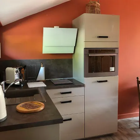 Le Clos Des Moulins 2 Rue Des Cotes De L'héry No Rue Porte D'en Bas Casa vacanze *